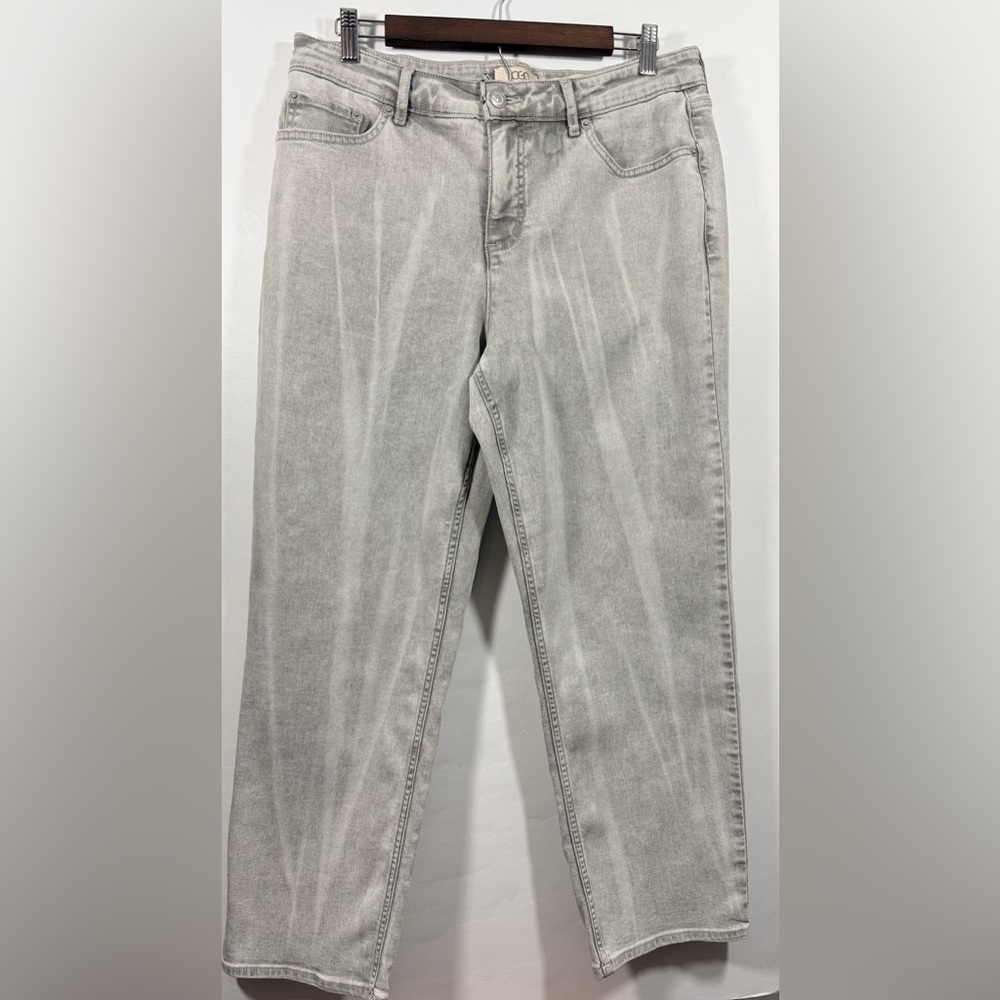 LOGO by Lori Goldstein Women’s Light Gray Straight Jeans Size 10